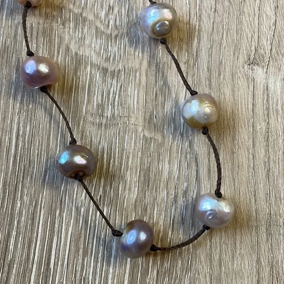 Leather & Man Made Pearl Necklace - Picture 4 of 6